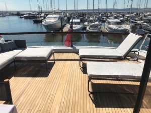 Eventscape-SanlorenzoSX88-lounging-deck