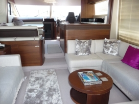 Princess-56-Flybridge-Powerboat-interior
