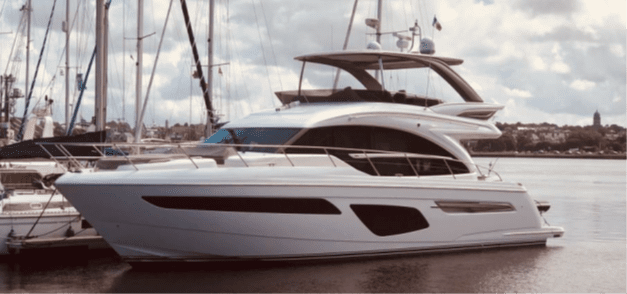 F62 Princess flybridge cruiser